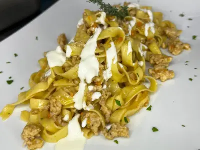 Le tagliatelle al ragù di coniglio della Casa Cantoniera