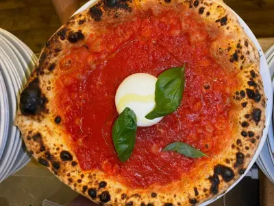 La Pizza Burrata di Bufala della Casa Cantoniera